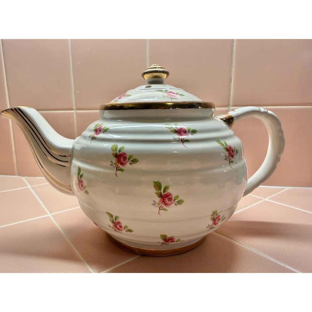 Sadler Teapot White Tea Pot w/ Pink Roses Green Leaves Gold Trim Lidded 1886 D